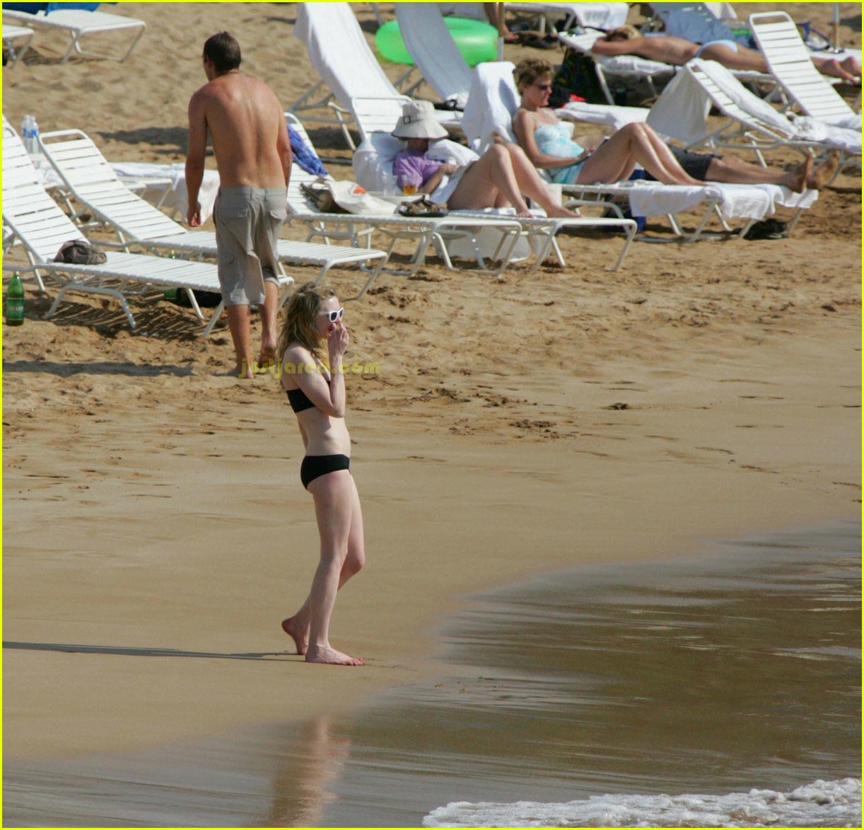Kirsten Dunst is a Hand Full