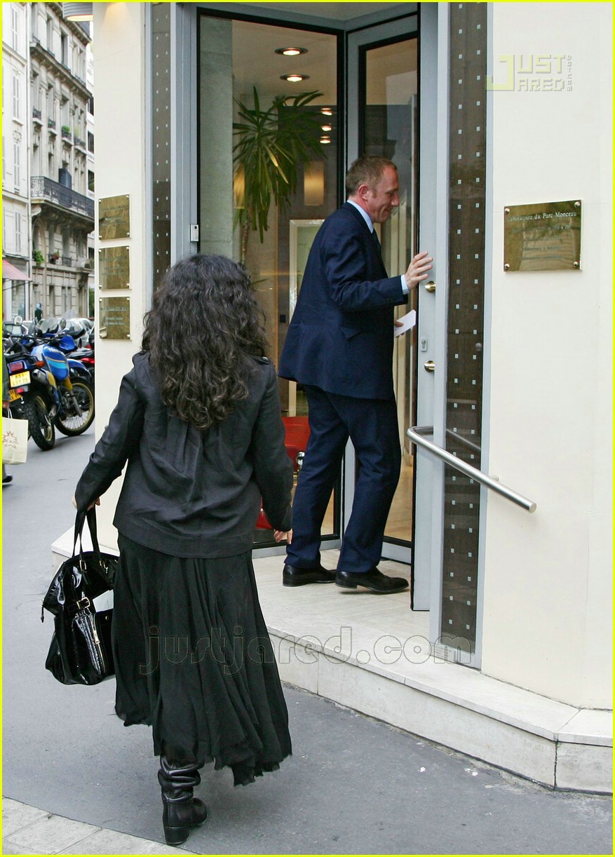 Salma Hayek Takes a Spill