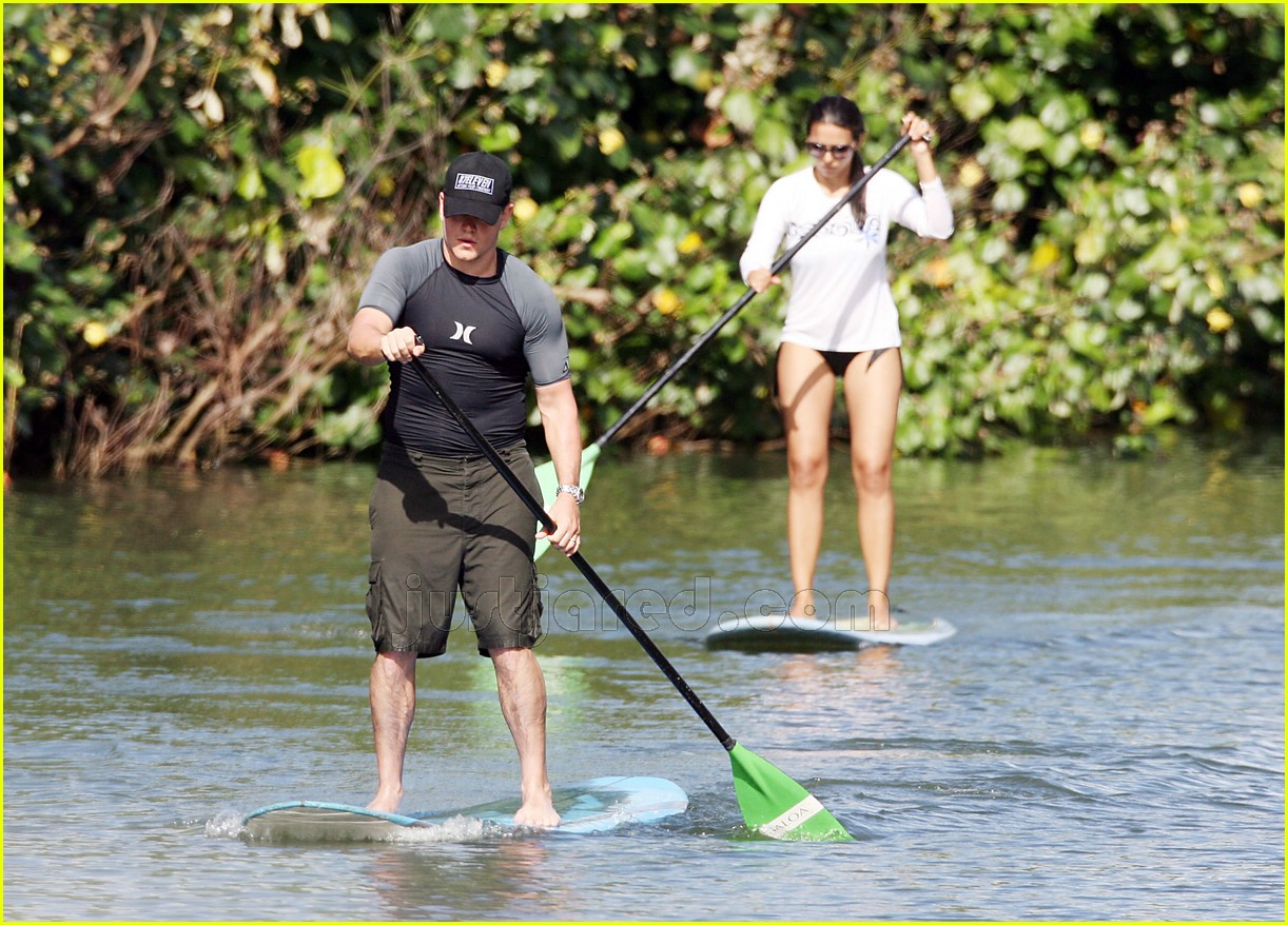 Garner, Damon Take on Paddle Boarding