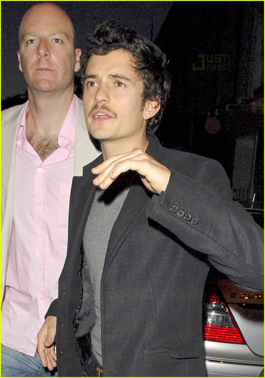 Orlando Bloom Makes Funny Faces