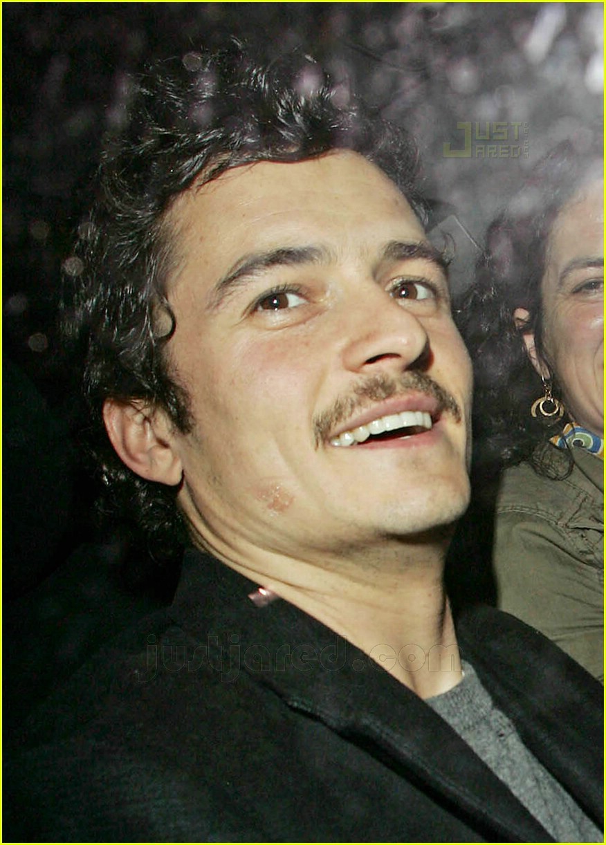 Orlando Bloom Makes Funny Faces
