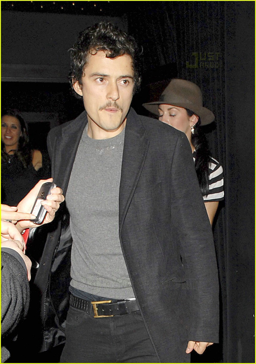 Orlando Bloom Makes Funny Faces