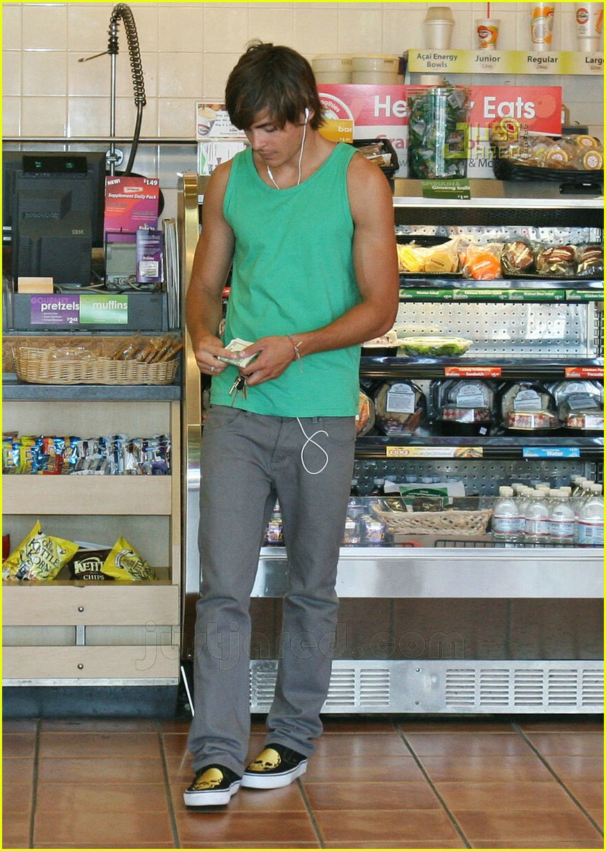 Zac Efron is a Tank Top Tease