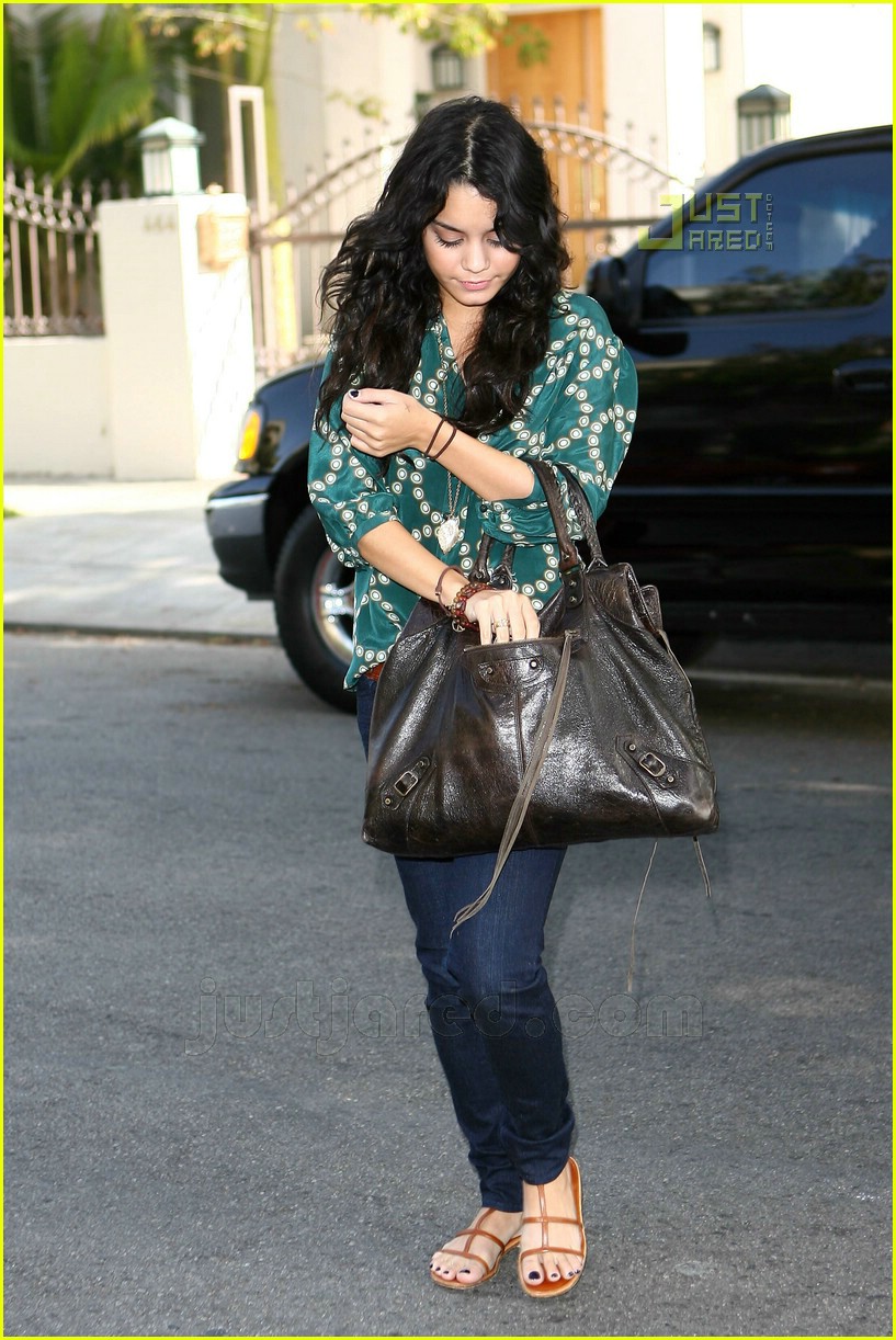 Vanessa Hudgens Gets Buzzed In