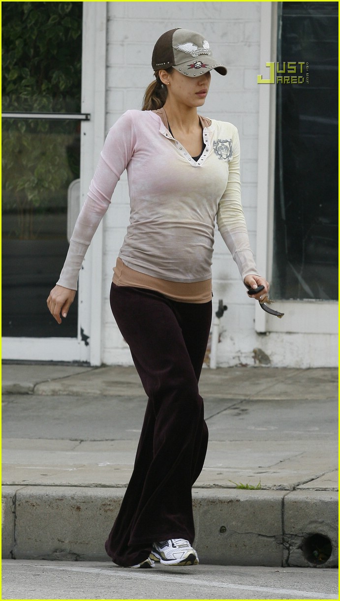 Jessica Alba: Bangs During Pregnancy