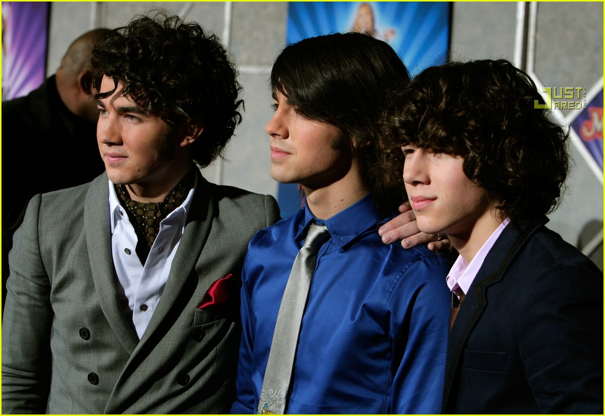 Jonas Brothers @ 'Hannah Montana' Premiere