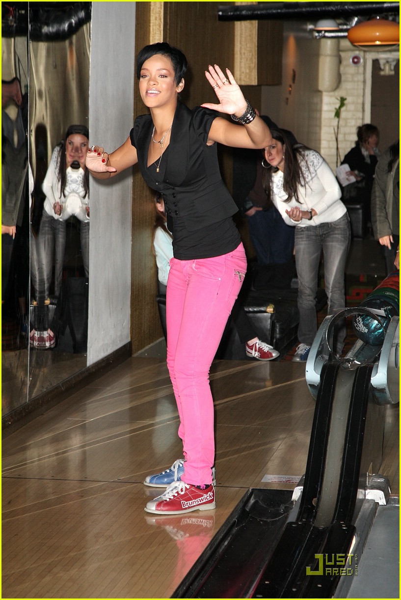 Rihanna is a Bowling Babe