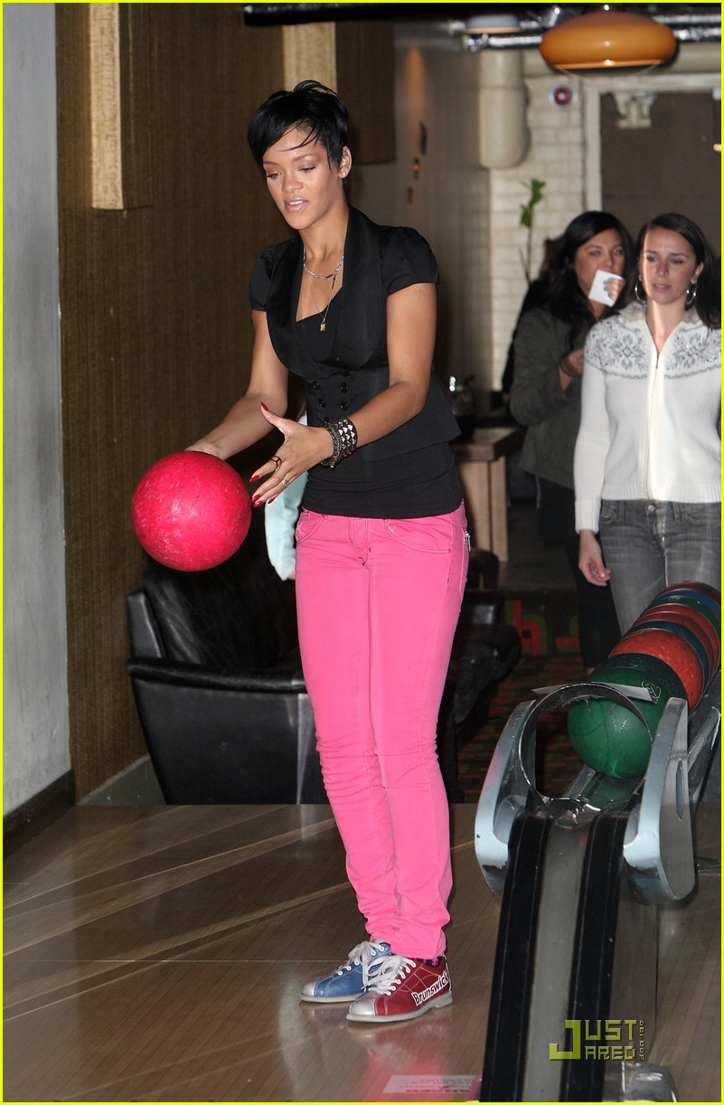 Rihanna is a Bowling Babe