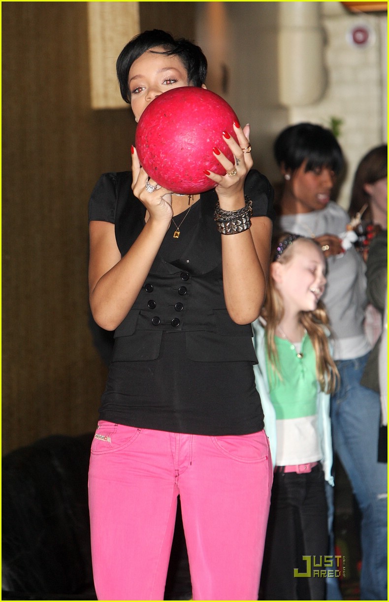 Rihanna is a Bowling Babe