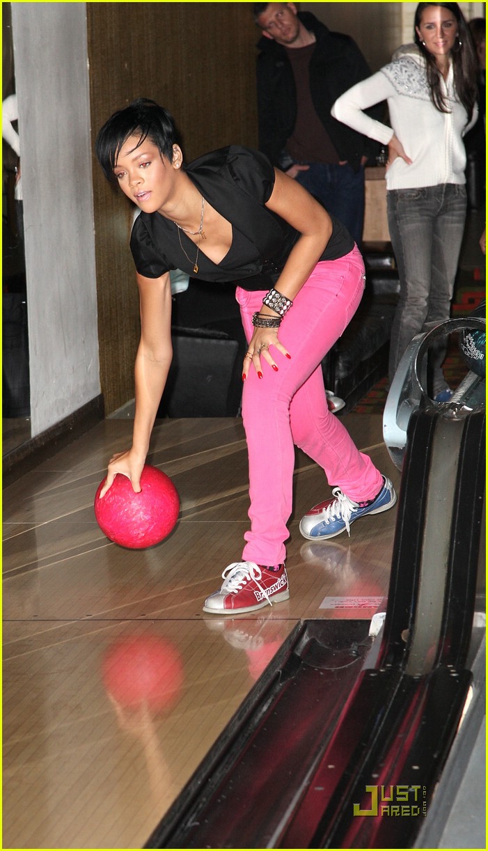 Rihanna is a Bowling Babe