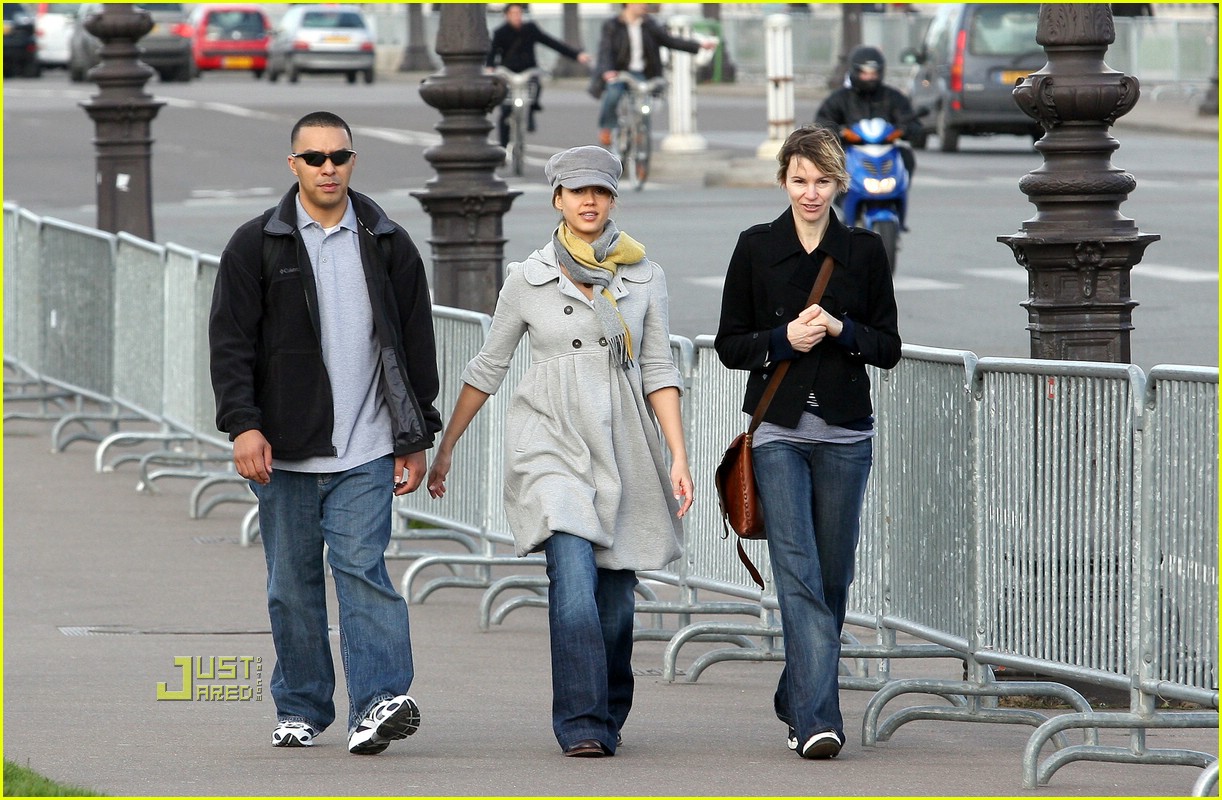 Jessica Alba: J'adore Paris!