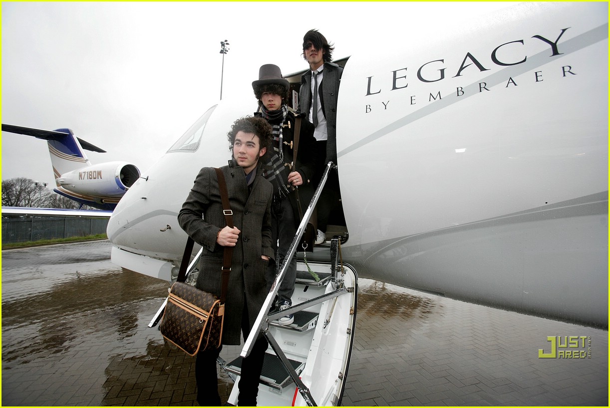 The Jonas Brothers: A Private Jet Preview