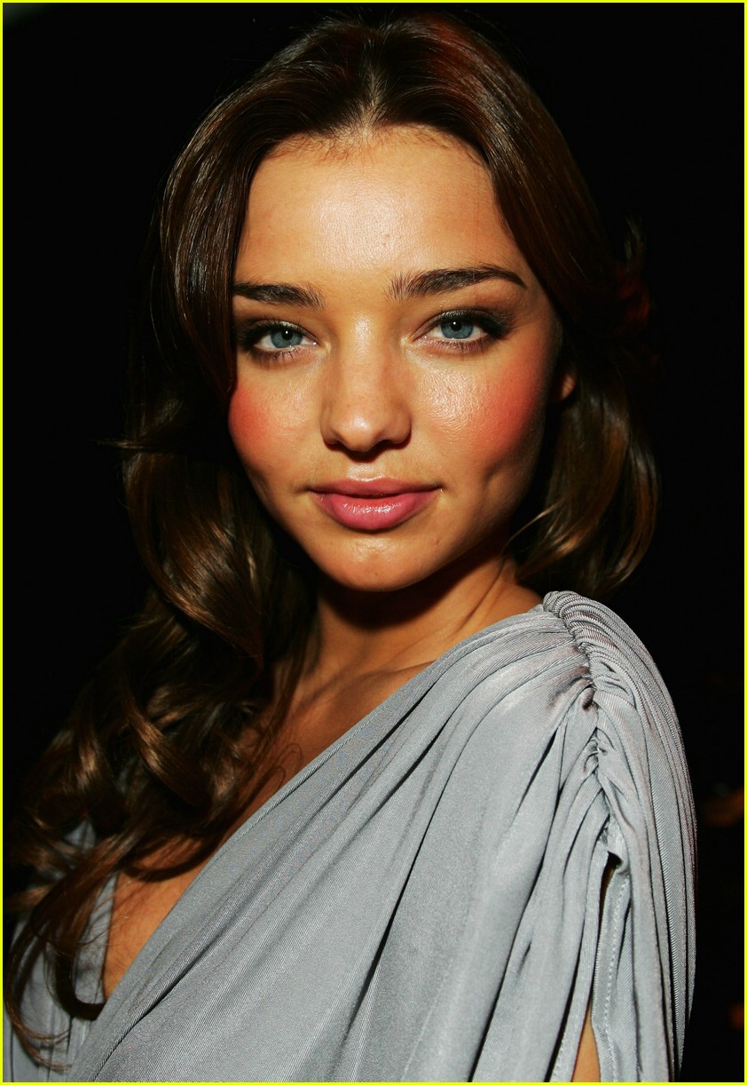 Miranda Kerr Takes to the Catwalk