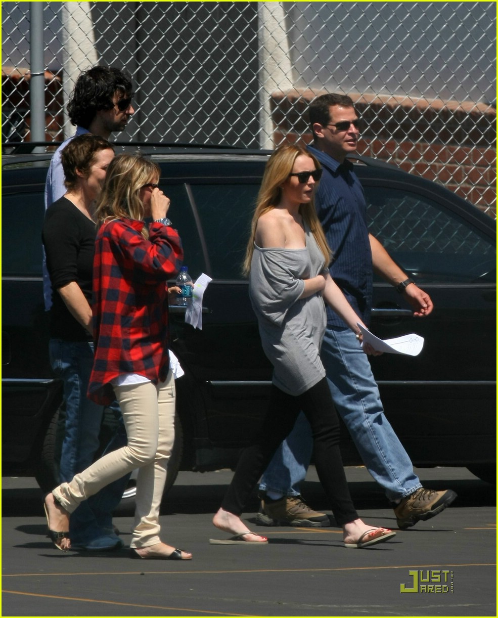 Lindsay Lohan Has Labor Pains!