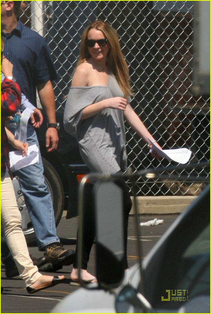 Lindsay Lohan Has Labor Pains!