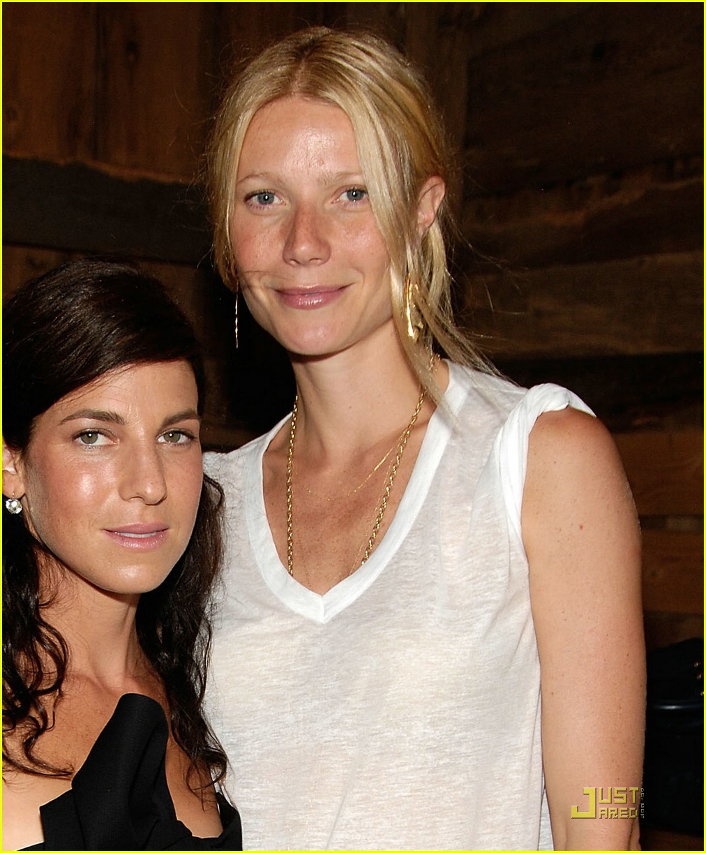 Gwyneth Paltrow's Baby Buggy Summer