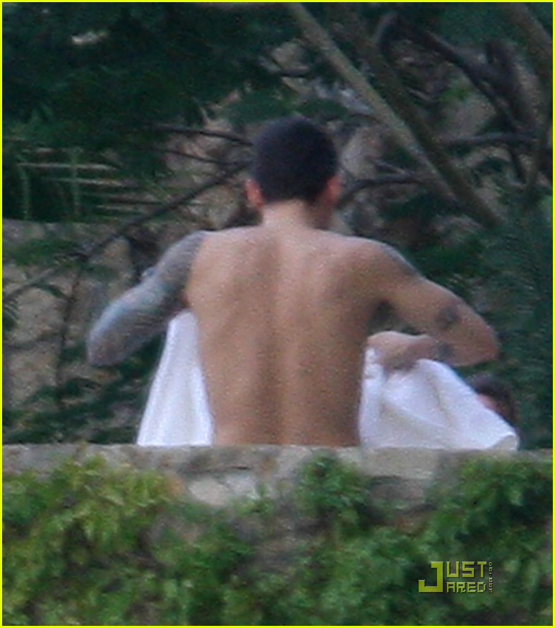 John Mayer's Mexician Getaway -- Without Jennifer Aniston