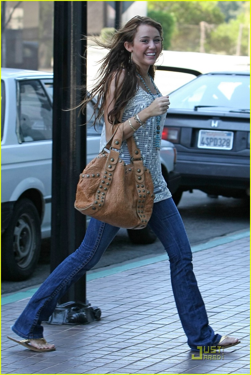 Miley Cyrus: Peace Out!