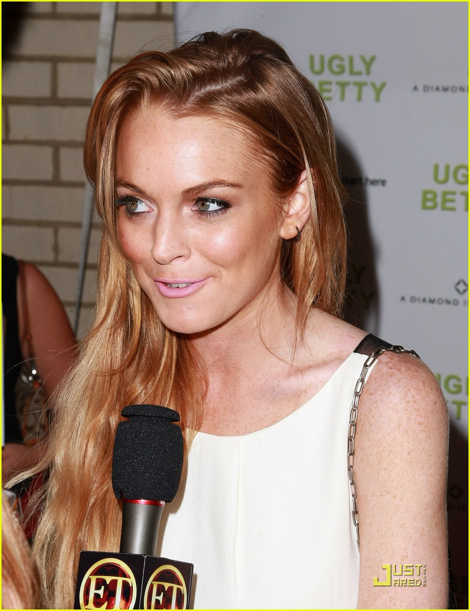 Lindsay Lohan Premieres Ugly Betty