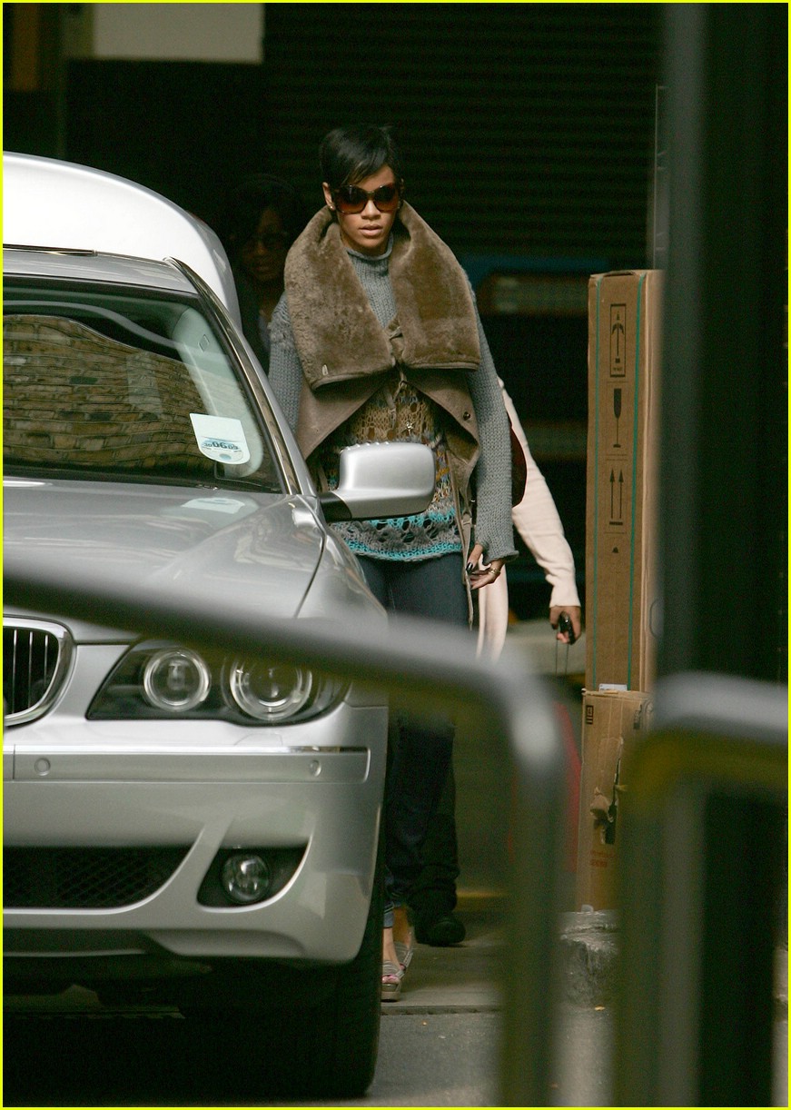 Rihanna is Fur-tastic