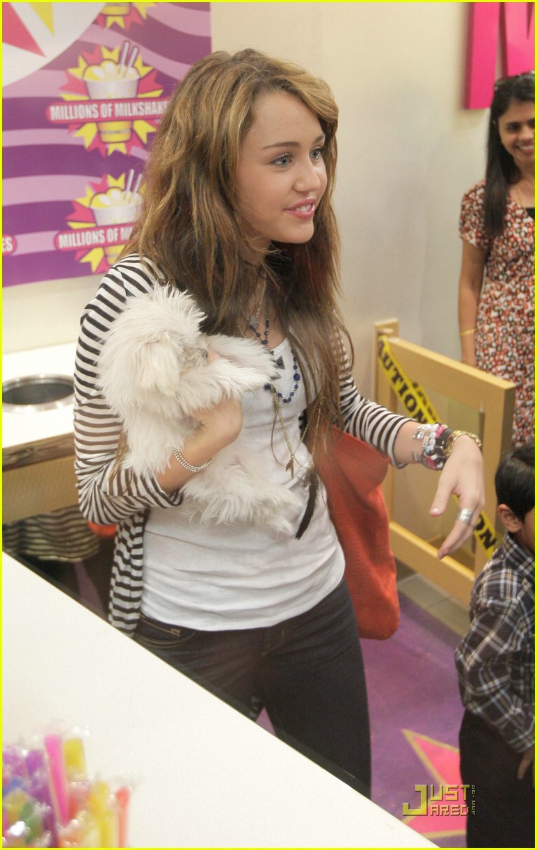 Miley Cyrus Screams For Ice Cream