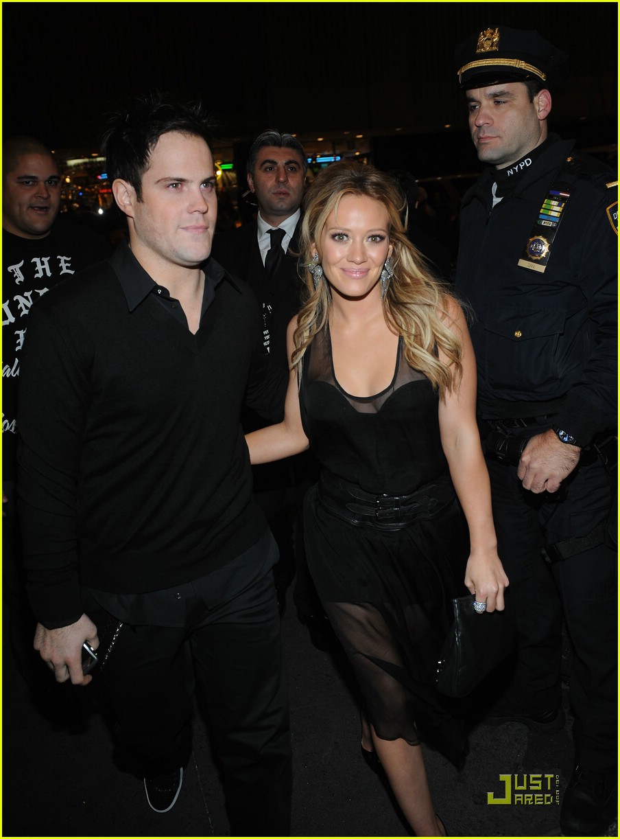 Hilary Duff Takes On Total Finale Live
