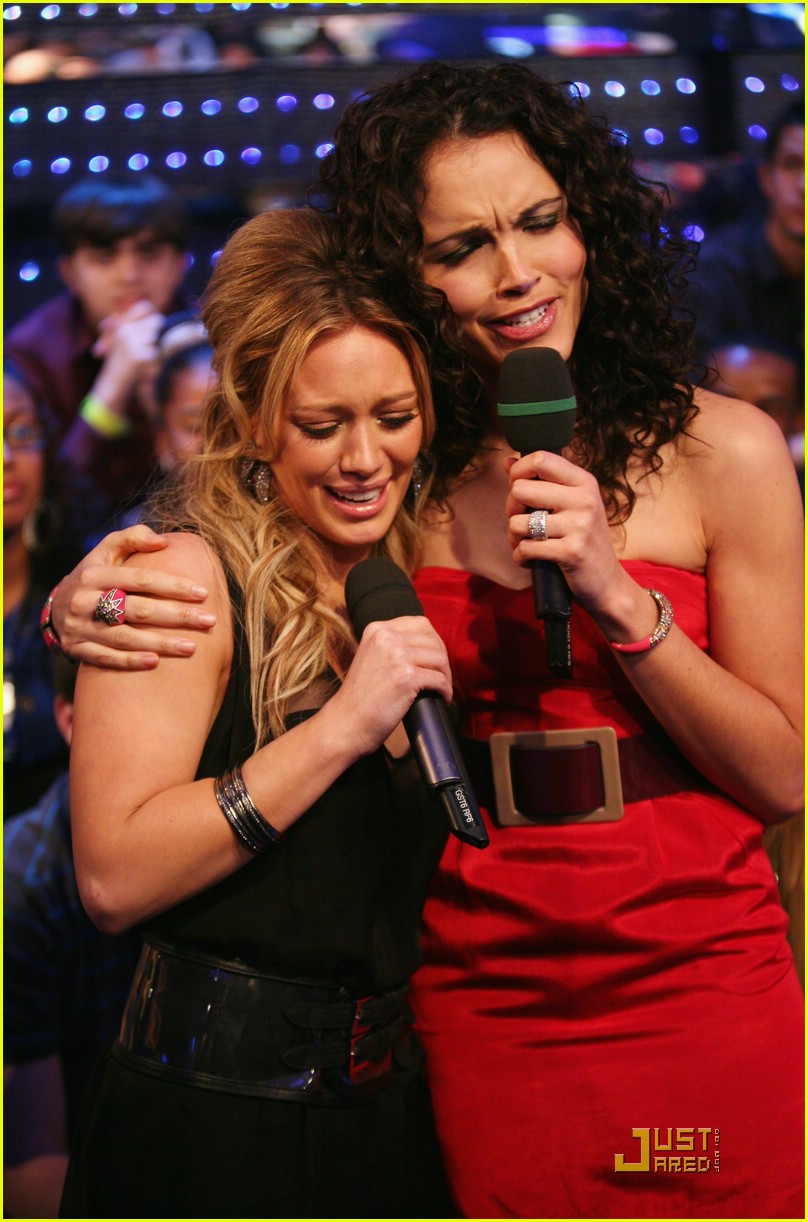 Hilary Duff Takes On Total Finale Live