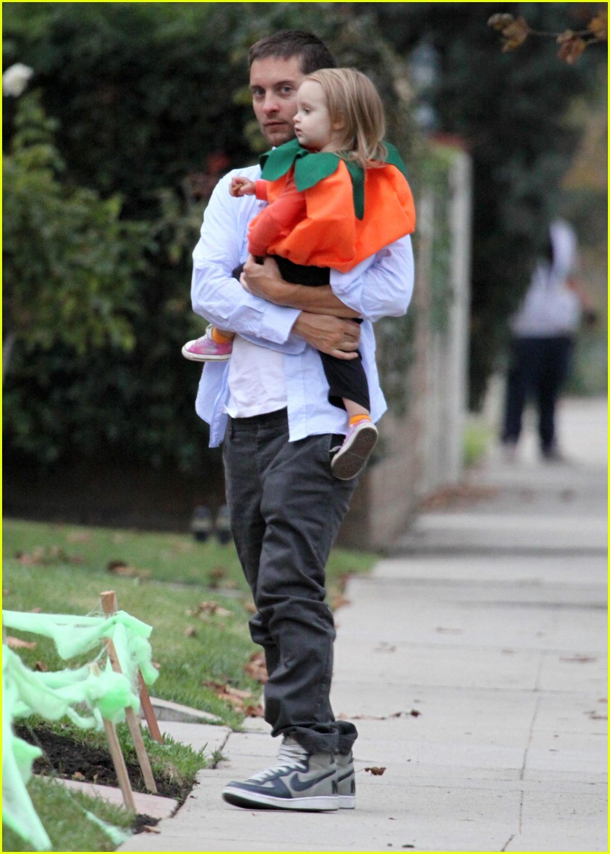 Tobey Maguire Has Two Sweethearts