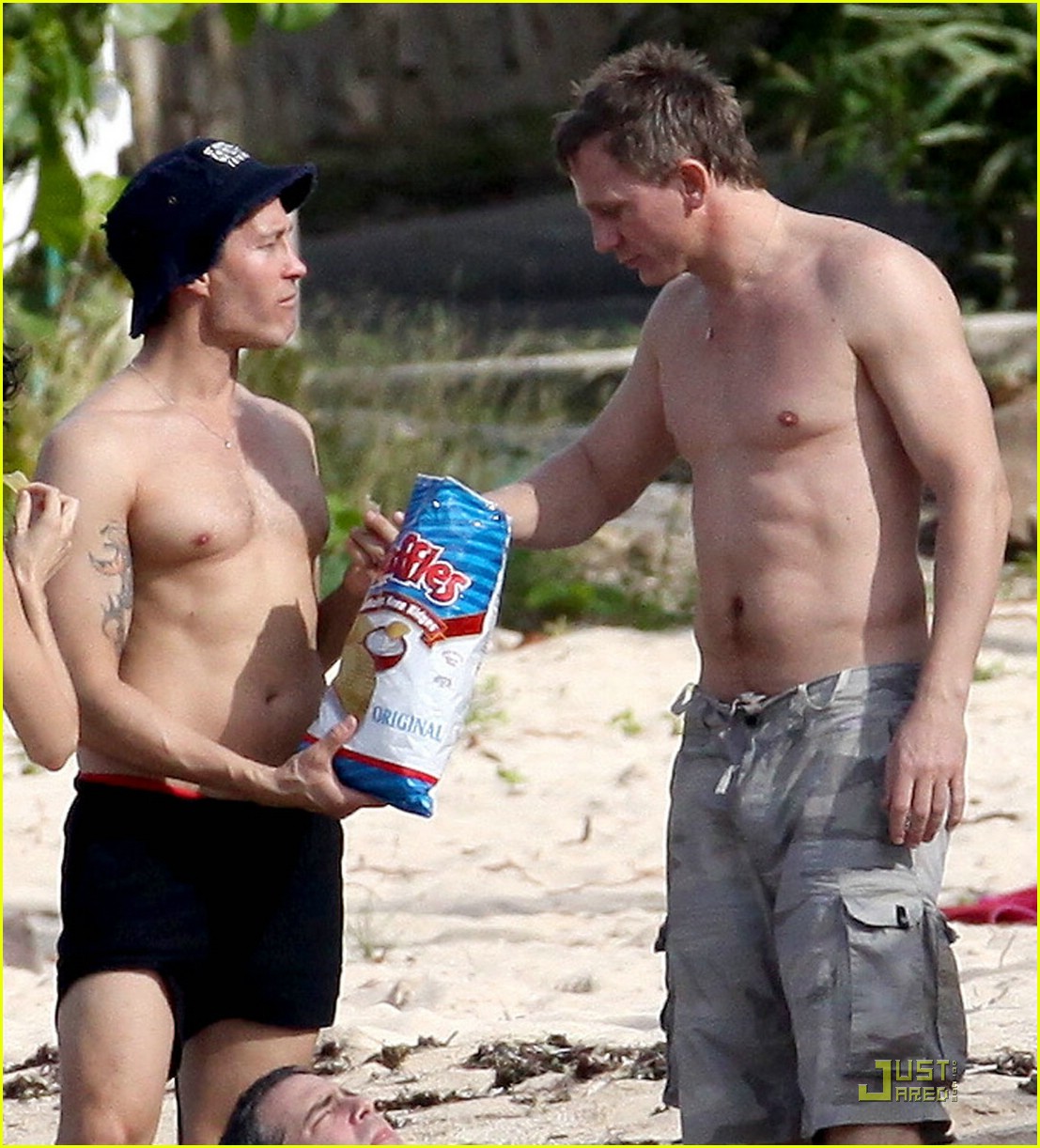 Daniel Craig is St. Bart's Beach Buff