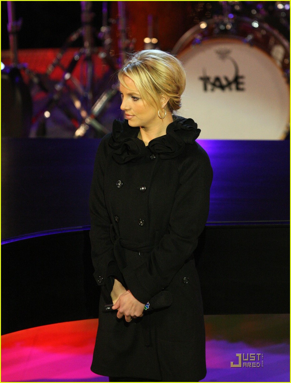 Britney Spears is Rockerfeller Plaza Pretty