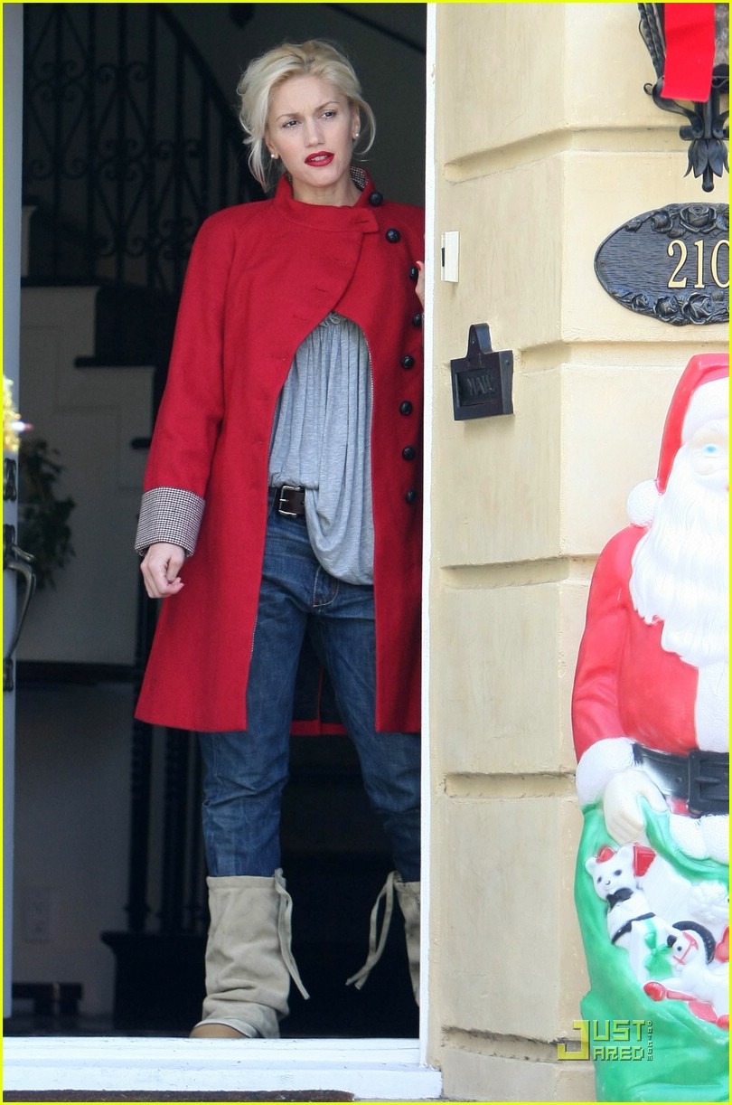 Gwen Stefani's Got Santa Spirit
