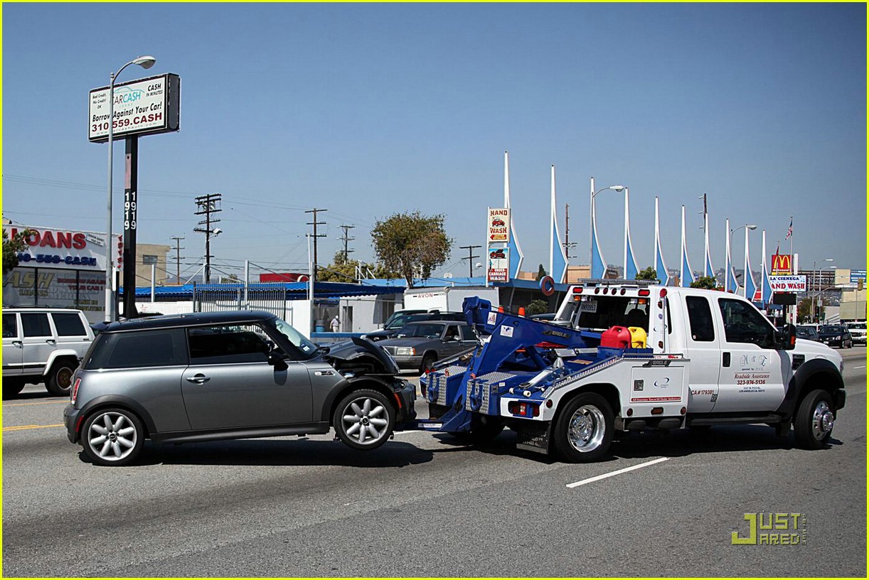 AnnaLynne McCord Involved In Car Crash