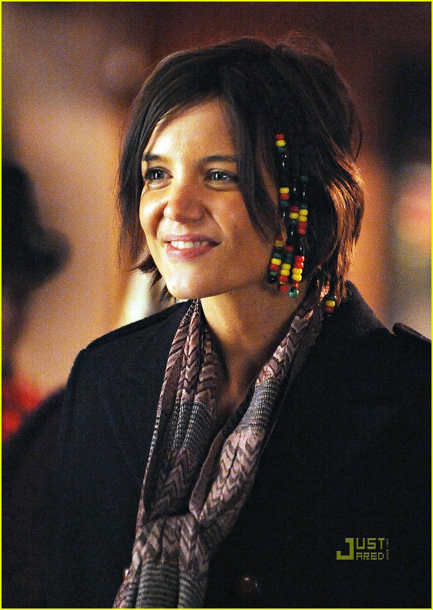 Katie Holmes: Let it Bead!