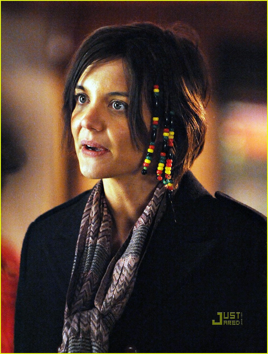 Katie Holmes: Let it Bead!