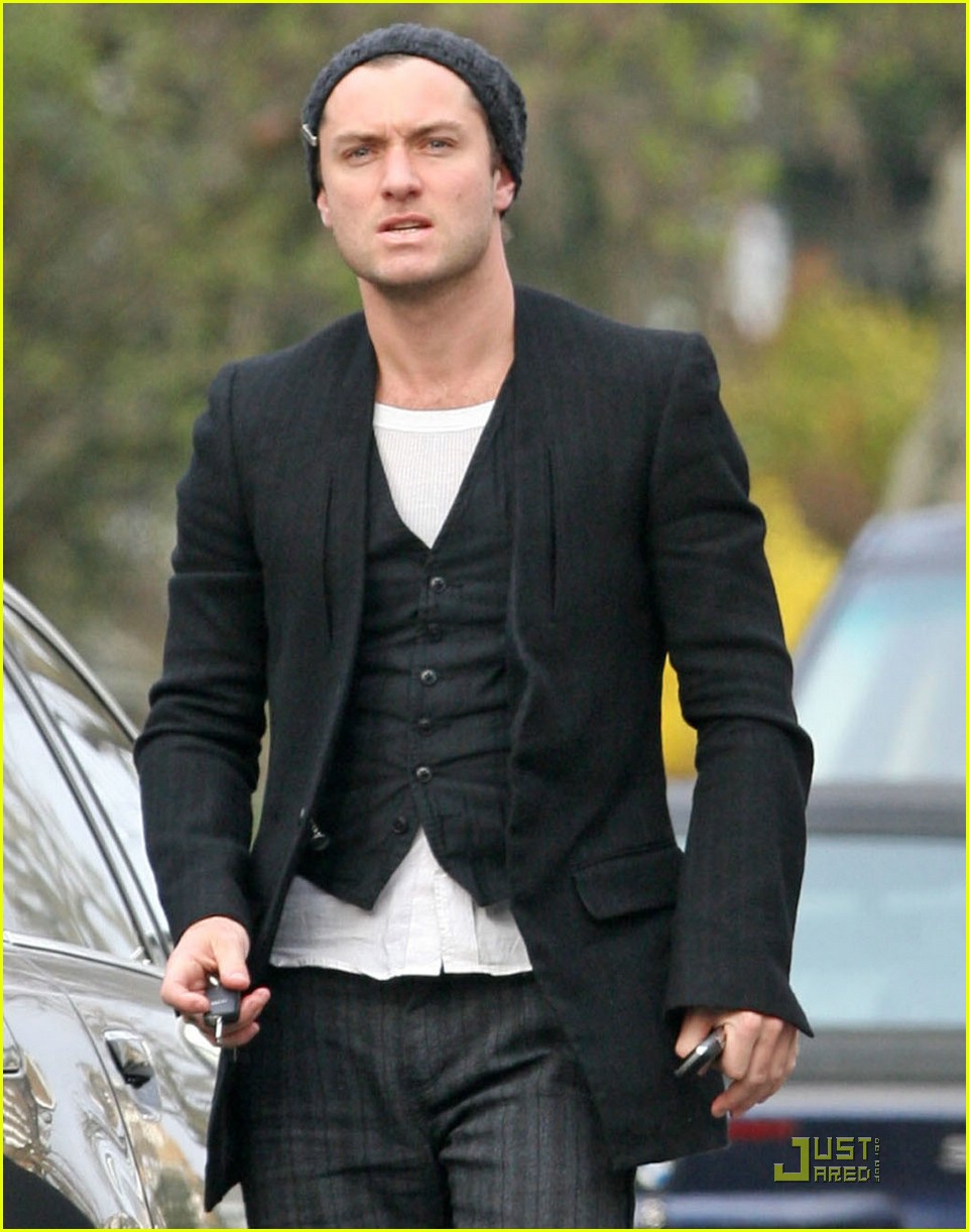 Jude Law: Back From Isle of Wight