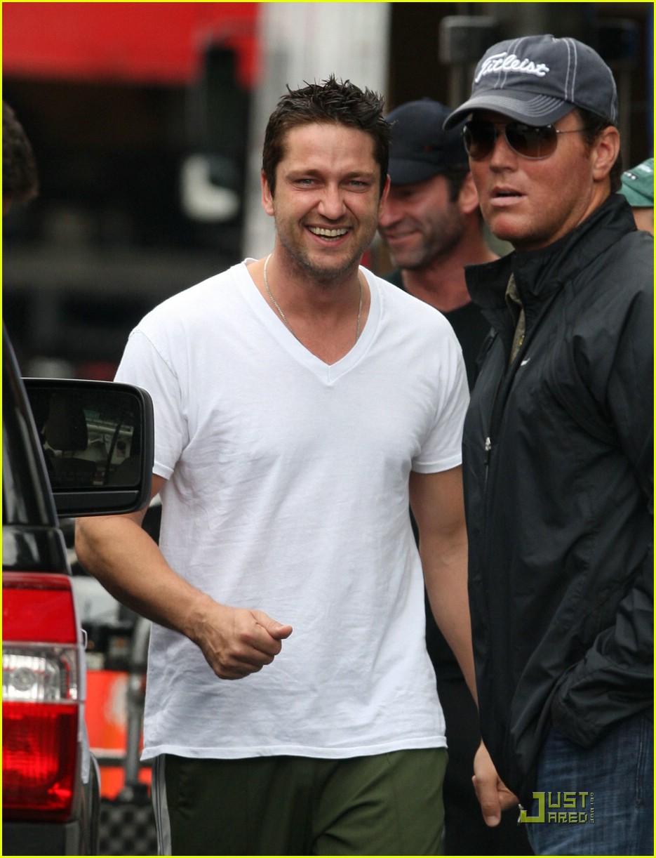 Gerard Butler is Brooklyn Buff