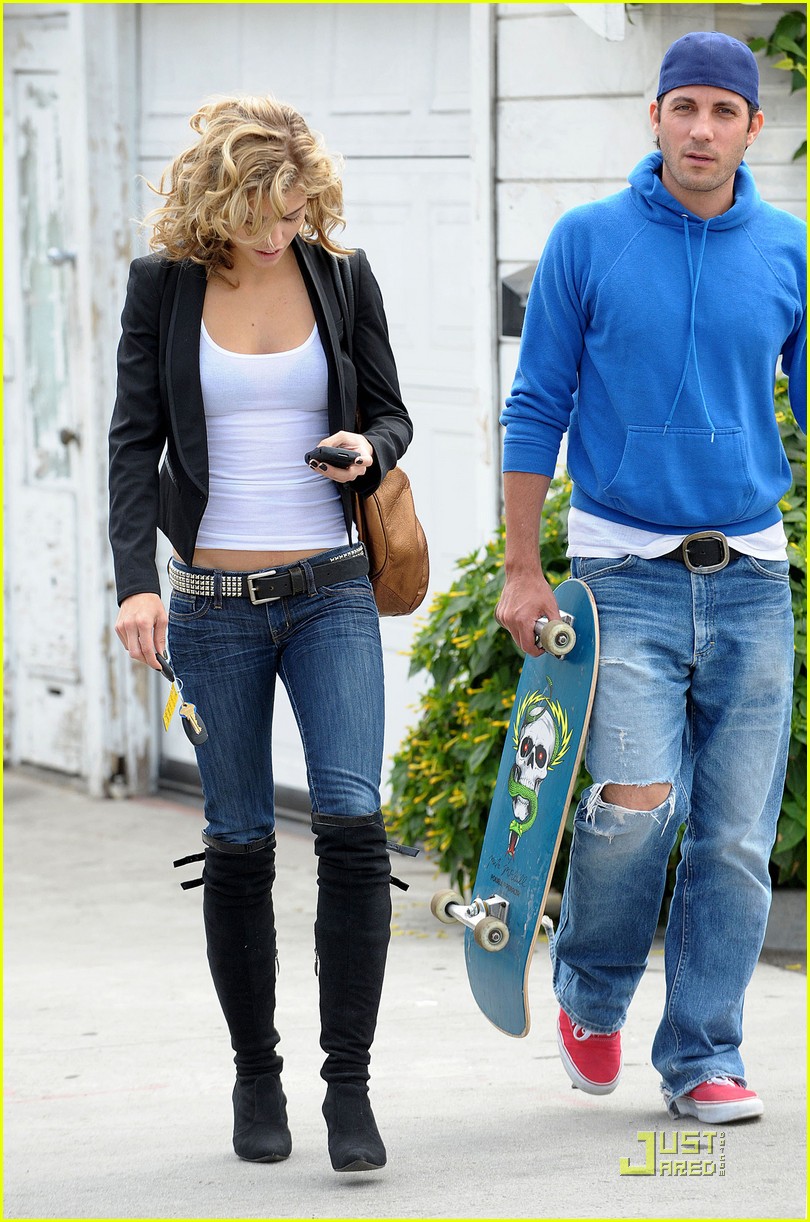 AnnaLynne McCord is Lovely For Lunch
