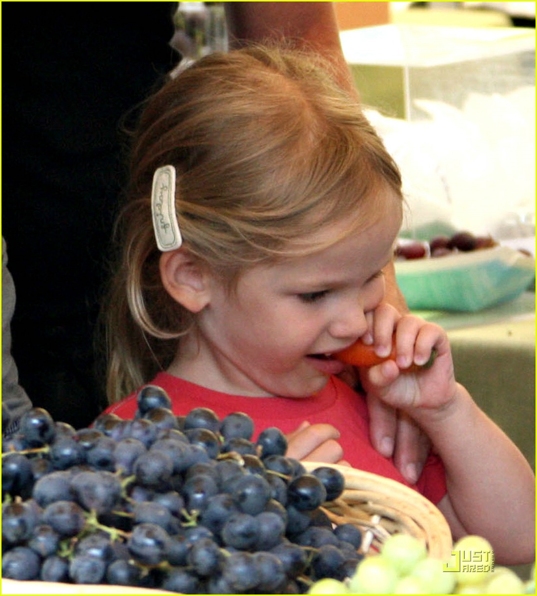 Jennifer Garner is a Grapes Girl