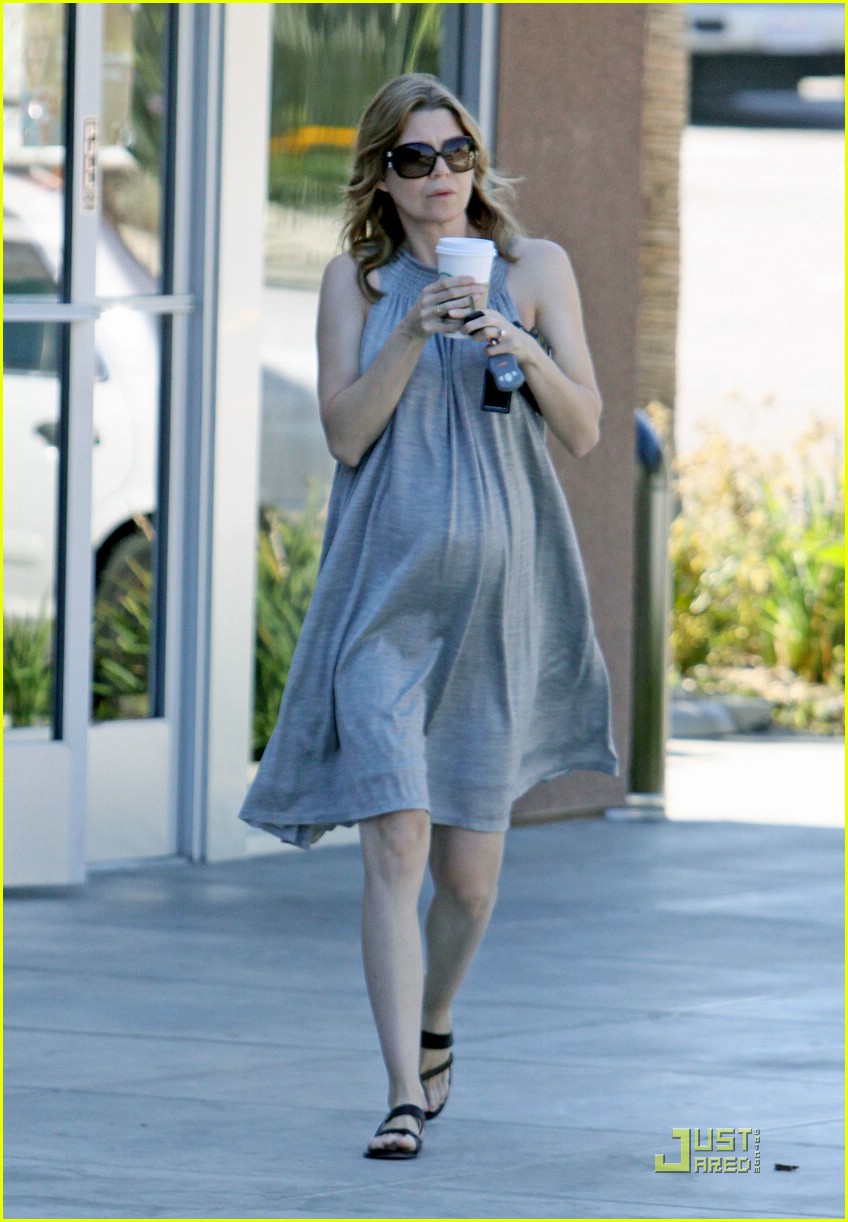 Ellen Pompeo: Pregnant Coffee Run!
