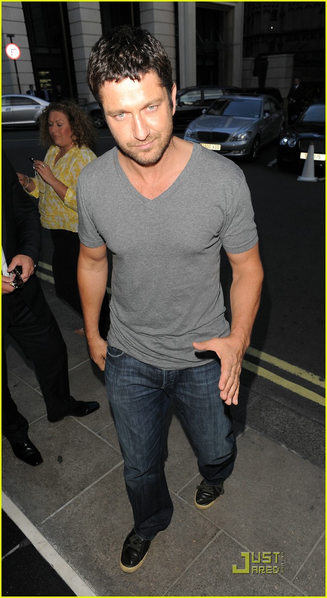 Gerard Butler Excited To Kiss Jennifer Aniston