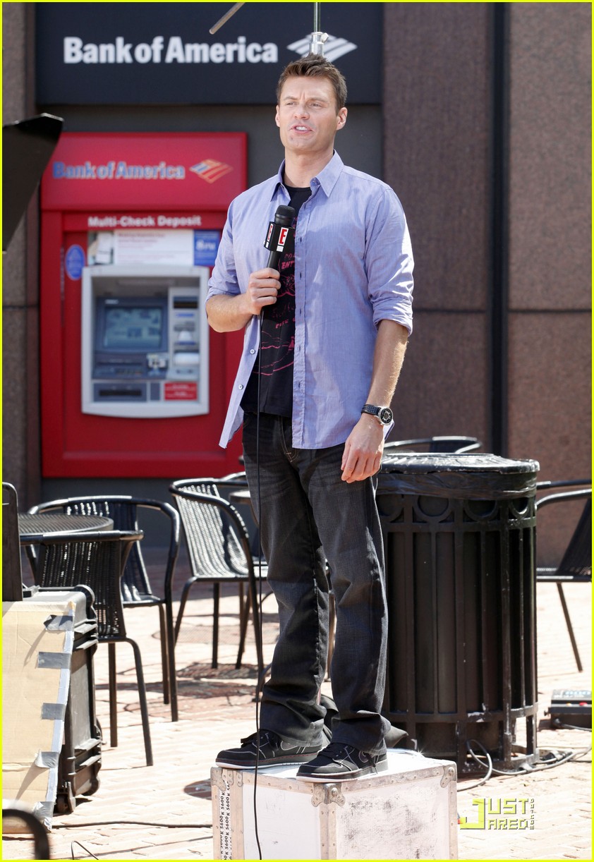 Ryan Seacrest Receives Height Help From A Box
