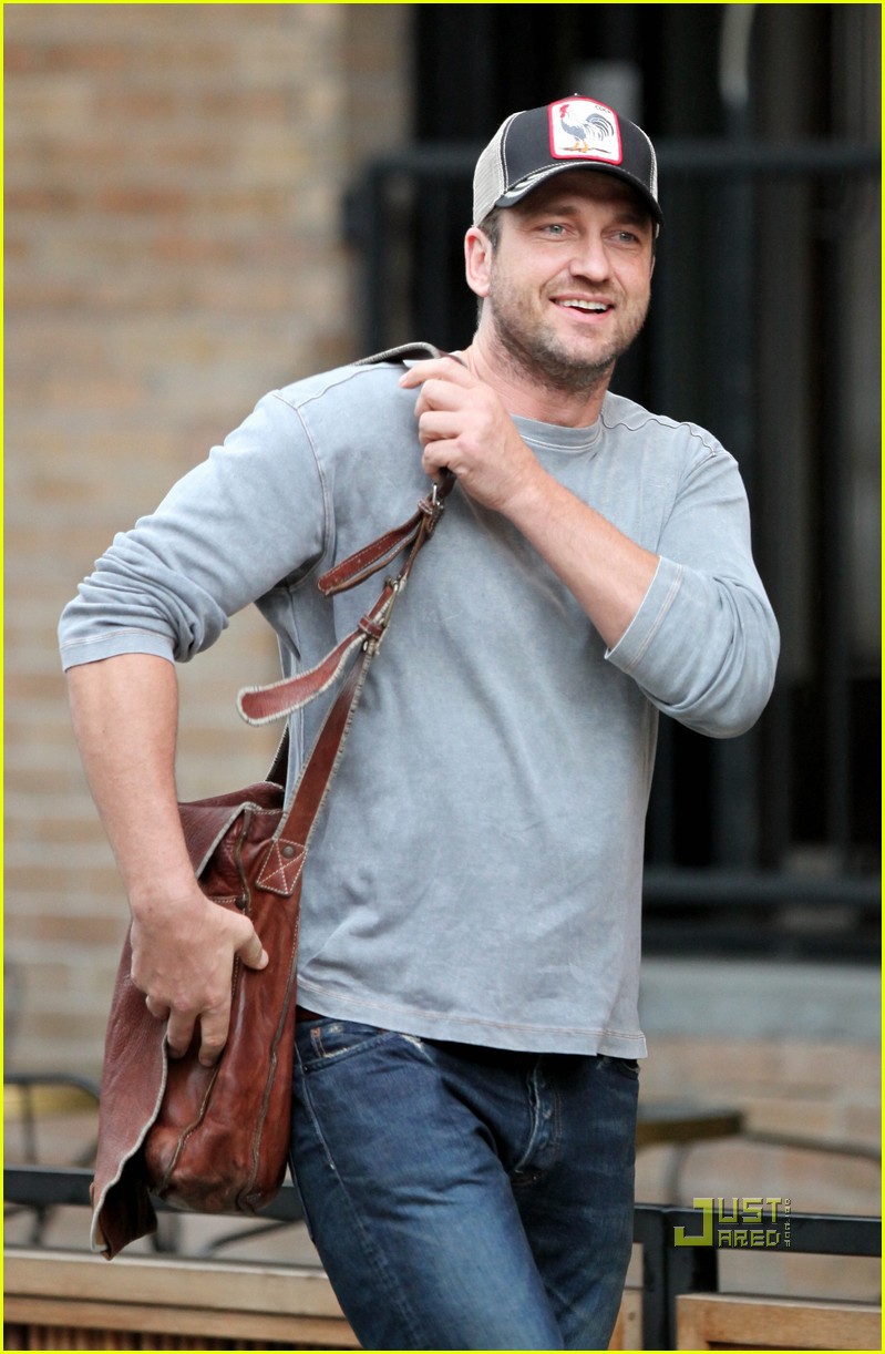 Gerard Butler: Pastis Pigging Out