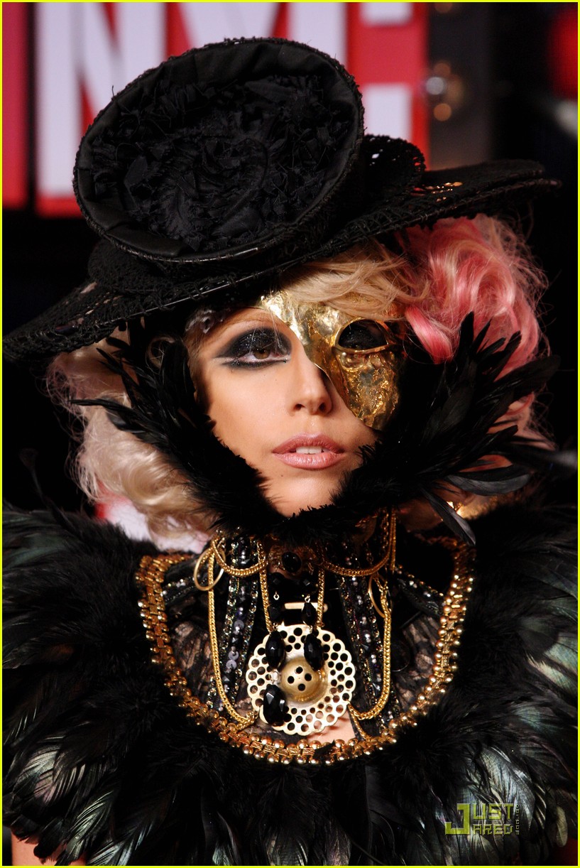 lady gaga vma 2009 dress Pop history was made at the 2009 VMAS #ladygaga