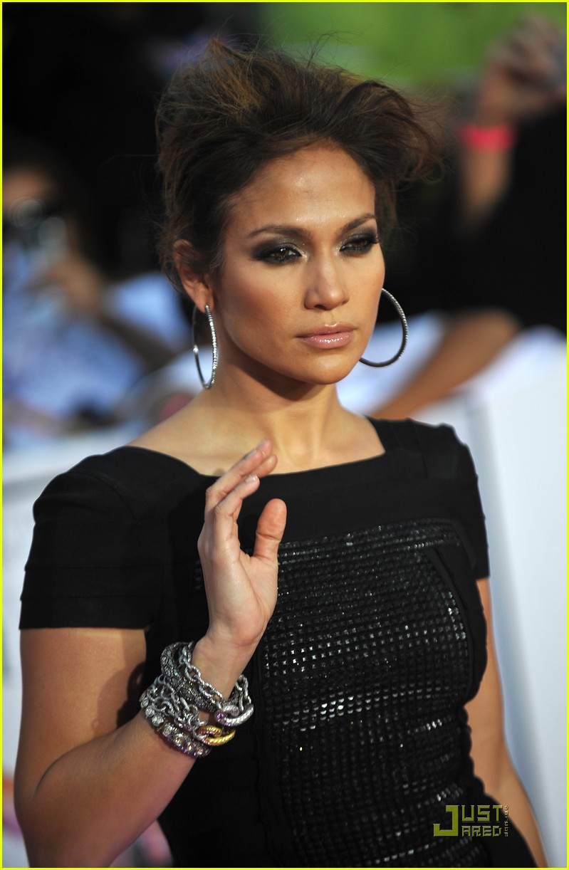 Jennifer Lopez's Boots are Made For Walkin'