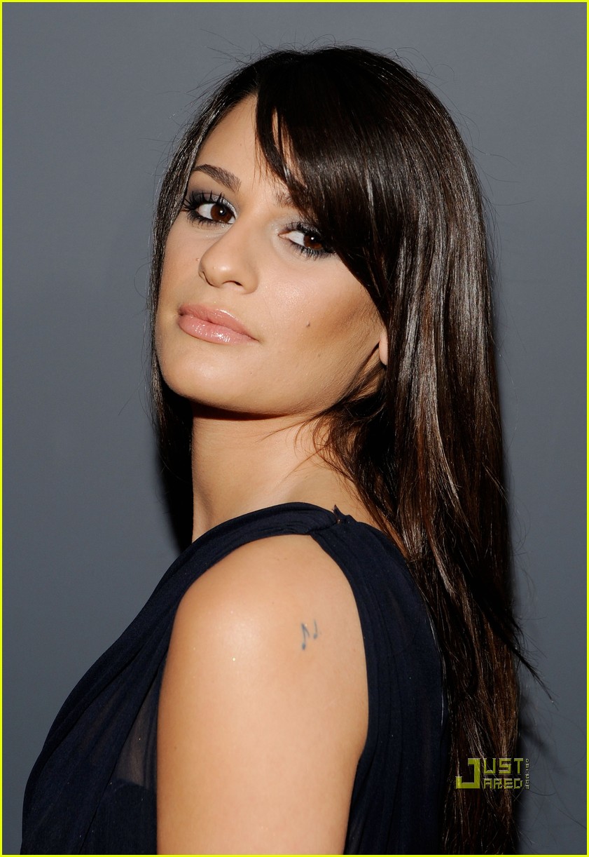 Lea Michele - Grammys 2010 Red Carpet