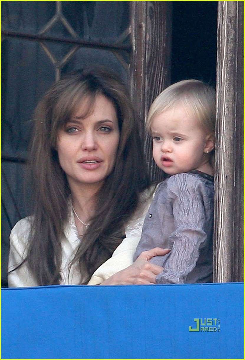 Angelina Jolie & Jane Pitt: Twins Time!