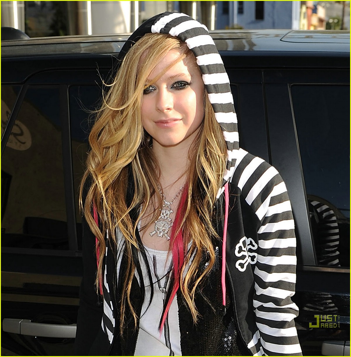 Avril Lavigne: Abbey Dawn Hoodie Hottie! | Just Jared - Celebrity