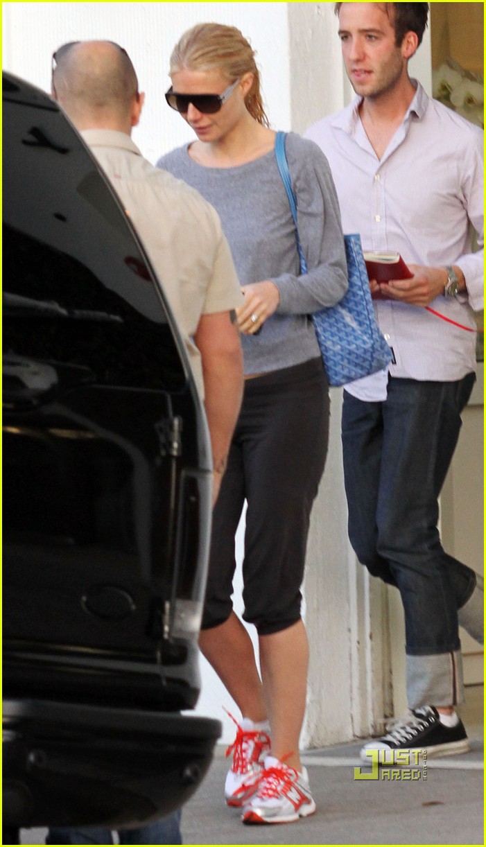 Gwyneth Paltrow Can't Keep Her Hands Off Robert Downey Jr.