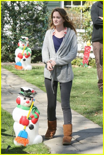 Leighton Meester: Oranges at Christmas!