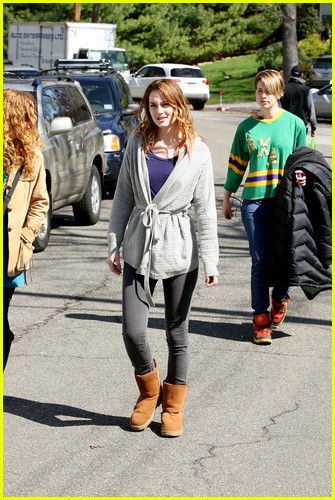 Leighton Meester: Oranges at Christmas!